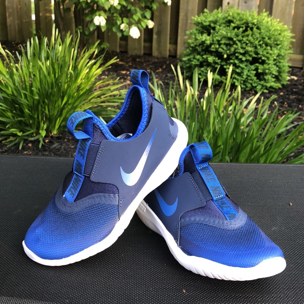 Nike Flex Runner Boys’ Sneaker size 1Y AT4663-407